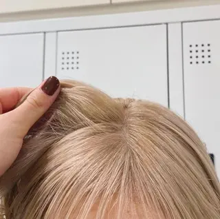 ショート ブリーチカラー/ベー ジュ/Hono🦖のヘアスタイル