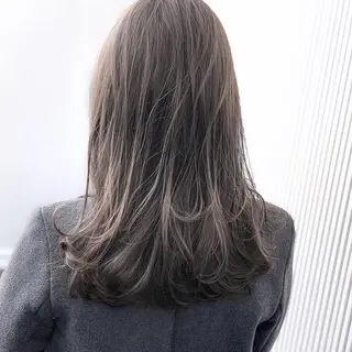 セミロング カラー 中原 梨沙のヘアスタイル