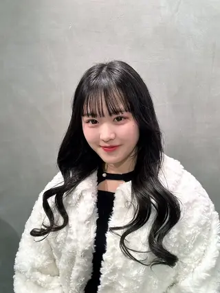 ロング カラー 銀座レイヤーカット ×シースルー前髪のヘアスタイル