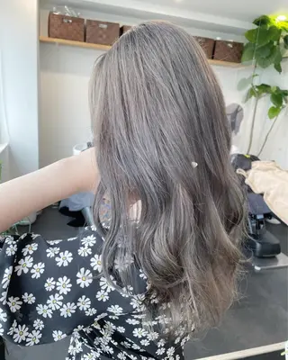 セミロング カラー RU RIのヘアスタイル