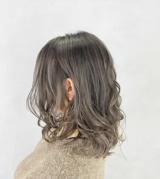 ミディアム 根津 友輔のヘアスタイル