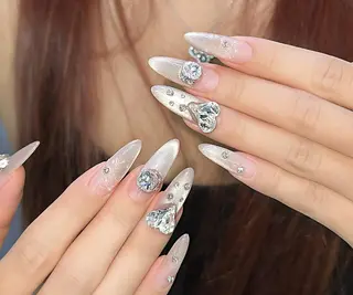 ネイル エリ🫧 nail池袋東口のネイルデザイン