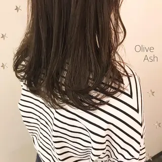 セミロング カラー 市川 千夏のヘアスタイル