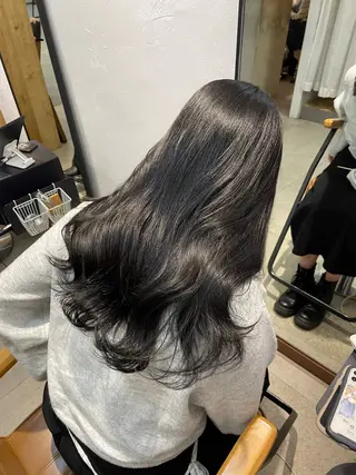 ロング 盛れる透明感カラー・ momokaのヘアスタイル