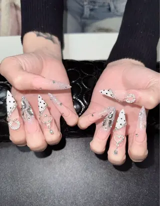 ネイル Destiny Nails2のネイルデザイン