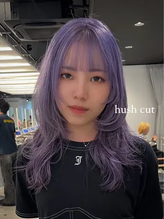 ミディアム カラー レイヤー/センター パート/坂本翔のヘアスタイル