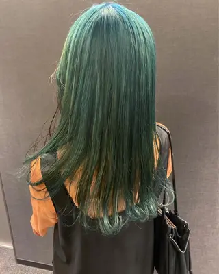 セミロング デザインカラー/ボブ ブリーチカラー/ユリのヘアスタイル