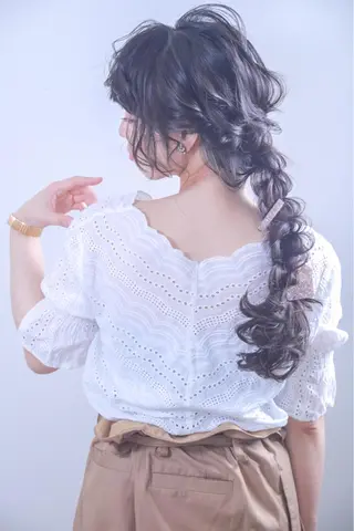 ロング ヘアアレンジ 伊藤 裕貴のヘアスタイル