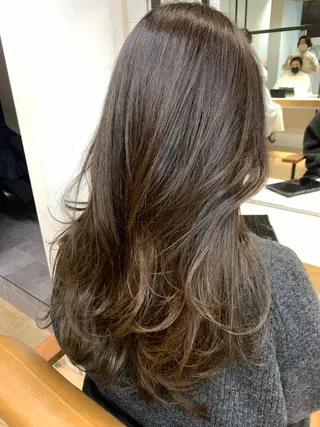 セミロング 鈴木 まりやのヘアスタイル