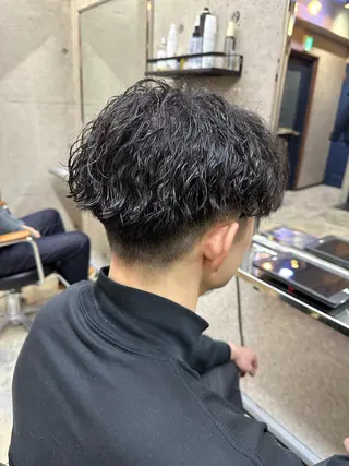 ショート パーマ メンズ 💎メンズパーマ特化 🥇メンズのプロのヘアスタイル