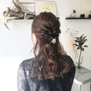 ミディアム ヘアアレンジ ヘッドクォーター北口店所属・木川 愛子のヘアスタイル