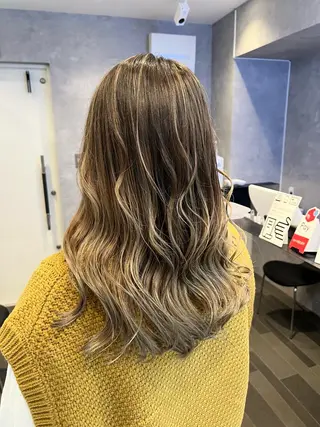 カラー SALOWIN栄 高須大貴のヘアスタイル