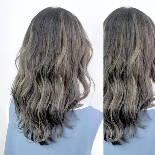 セミロング カラー JuNブリーチに 縮毛矯正するプロのヘアスタイル