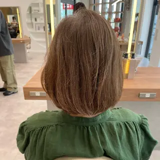 ショート カラー 井上 佳奈のヘアスタイル