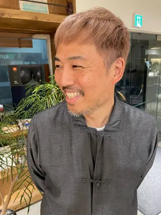 メンズ 透明感カラー🫧/ レイヤー/髪質改善のヘアスタイル