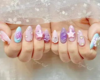 ネイル 🦋 Queenieのネイルデザイン