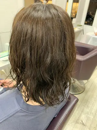 ミディアム パーマ 奥野 理香子のヘアスタイル