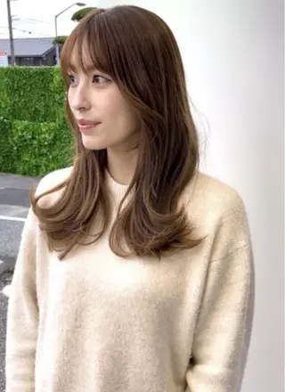 ミディアム カラー femme YUIのヘアスタイル