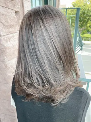 ミディアム カラー 山﨑 大暉【ダブルカラー】のヘアスタイル