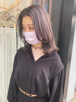 セミロング カラー パーマ ヘアアレンジ 韓国🇰🇷レイヤー カットオリーブカラーのヘアスタイル