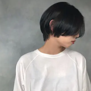 ショート カラー ORIKA 美容室のヘアスタイル