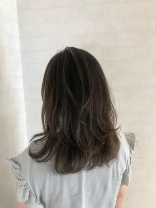 ミディアム 畑山 紗耶佳のヘアスタイル