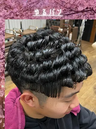 ショート パーマ メンズ 二本木 秀成のヘアスタイル