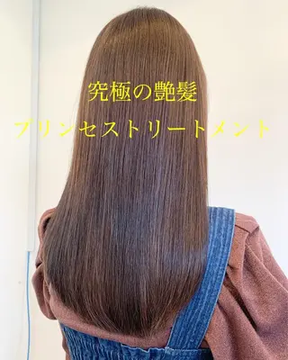 ミディアム カラー トップ スタイリストのヘアスタイル