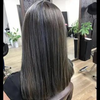 カラー 池田 景子のヘアスタイル