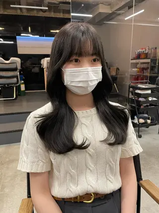 ロング 伊藤 莉奈　韓国ヘアのヘアスタイル