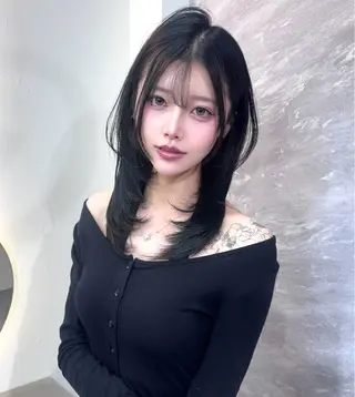 ロング カラー ヘアアレンジ 🖤kana/艶髪/ 韓国風暗髪カラー🖤のヘアスタイル