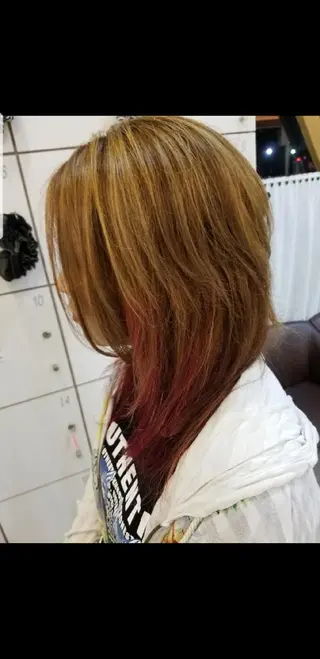 カラー SALOWIN栄 高須大貴のヘアスタイル