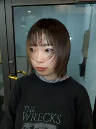 ミディアム tiel 小山莉々のヘアスタイル