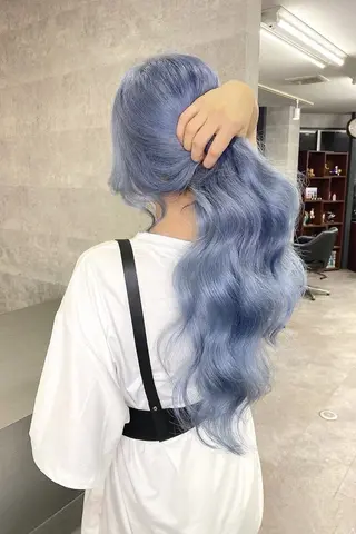 ロング 艶髪ハイトーン特化 梅田美容室SLYのヘアスタイル