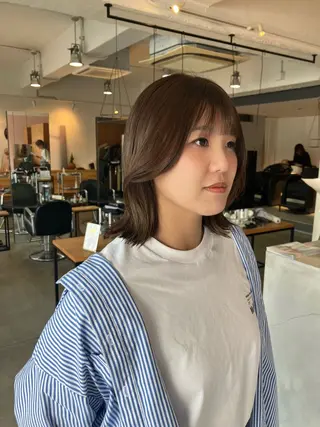 ミディアム 鈴木 世莉のヘアスタイル