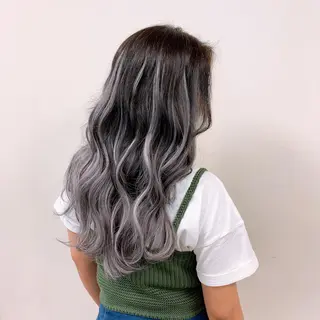 ロング カラー 渋谷🤍ブリーチ エクステ🤍アミルのヘアスタイル