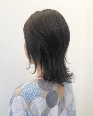 ミディアム ツノガイ エリのヘアスタイル
