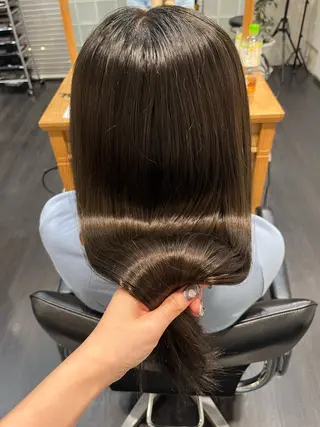 ロング カラー 細田 碧のヘアスタイル