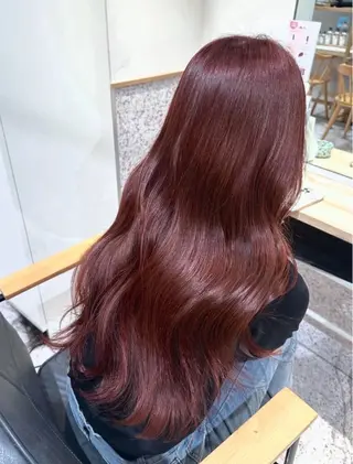 ロング 艶カラー／ハイトーン ミサキのヘアスタイル