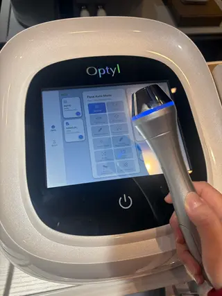 毛穴・ニキビケア ￤肌質改善￤EMIのエステ・リラクイメージ