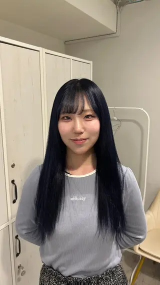 ロング カラー piLLon mayuのヘアスタイル