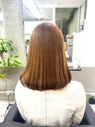 セミロング カラー Runa/大人 かわいいハイトーンのヘアスタイル