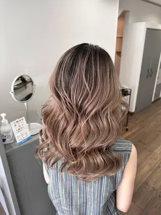 セミロング バレイヤージュ 隅中秀弥のヘアスタイル