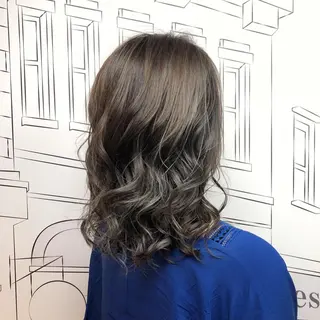 ミディアム カラー TOMOKA 艶髪/透明感カラーのヘアスタイル