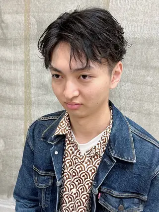 ショート メンズ 倉持 誠也　フェザーパーマのヘアスタイル