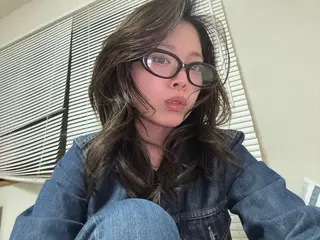 ミディアム レイヤーカット\ウル フ　chinatsuのヘアスタイル