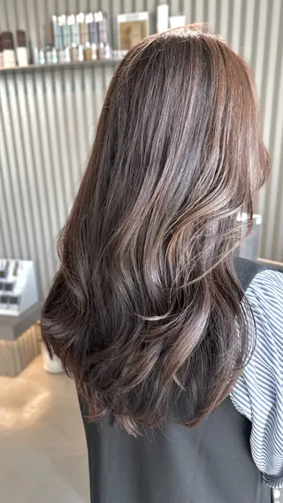 カラー 岐阜/ホノカ 23°のヘアスタイル