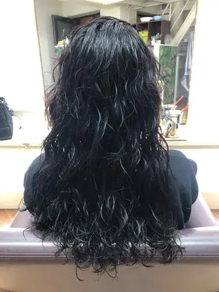 ロング パーマ 嘉手納美容室 ルアナエヴァのヘアスタイル