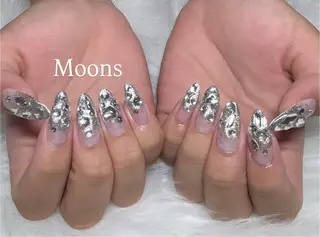ネイル Moons nail 💅✨のネイルデザイン