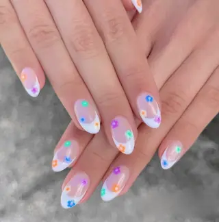 ネイル MoonNail ユリ🌸のネイルデザイン